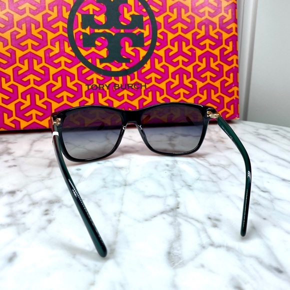 ✨Tory Burch Sunglasses - Picture 5 of 9